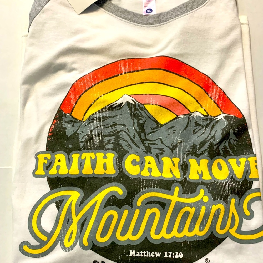 Simply Southern woman’s tee size XL NWT